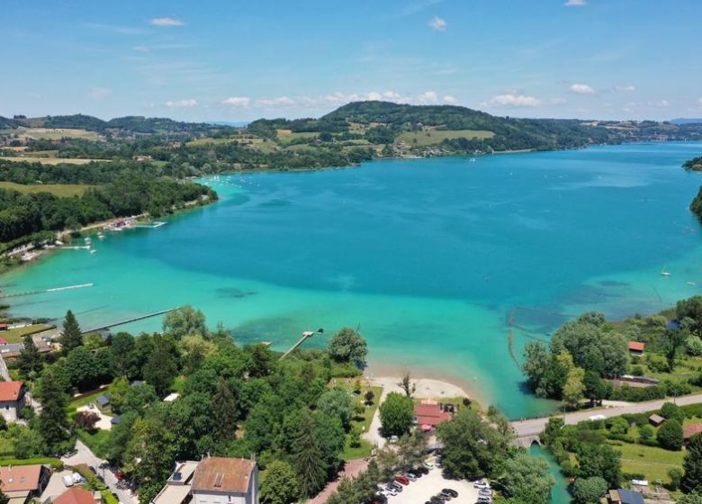 Boucle cyclo à partir de La Belle Via : Le Lac de Paladru