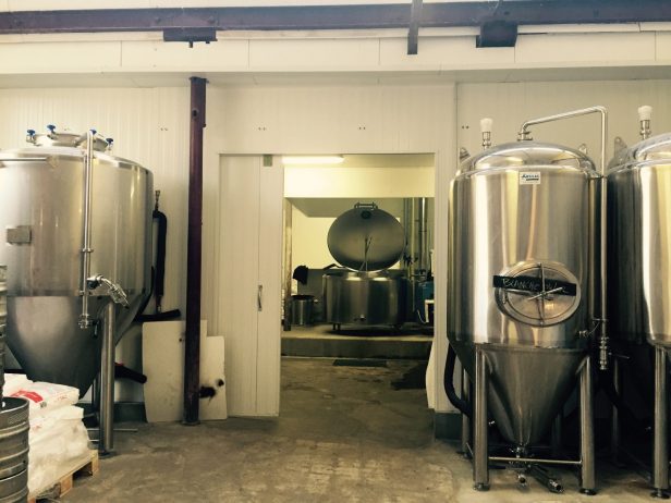Val d'Ainan artisanal brewery - Brewing room and fermenters