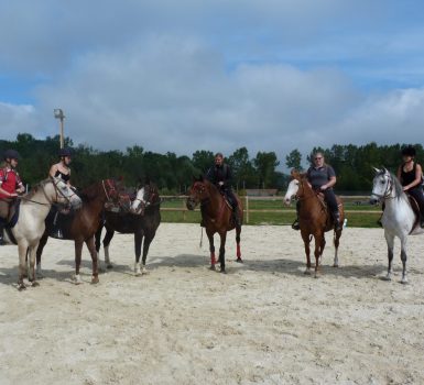 Balade à cheval autour du lac de Paladru pendant l’été