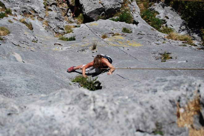 moniteurs escalade isère