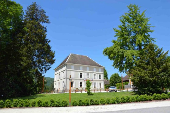 Rathaus von Massieu-Park