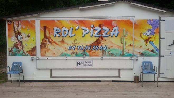 Rol'Pizza storefront