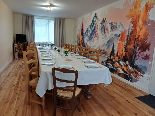 Salle à manger pour 20 personnes