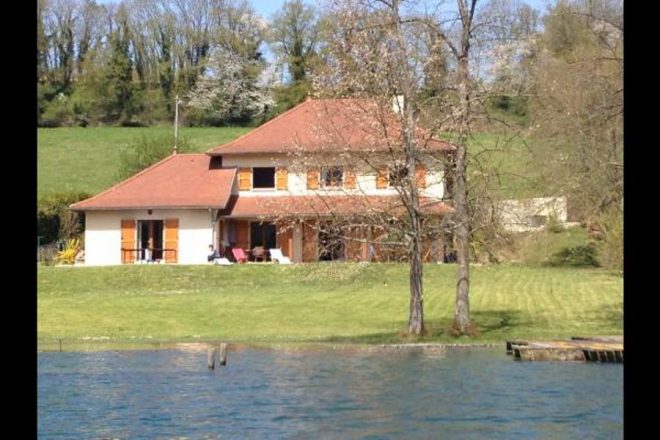 La maison au bord du lac paladru