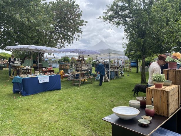 Marché de potiers_Villages du lac de Paladru