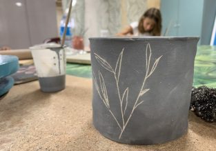 Stage poterie : Mon vase en faïence décoré aux engobes