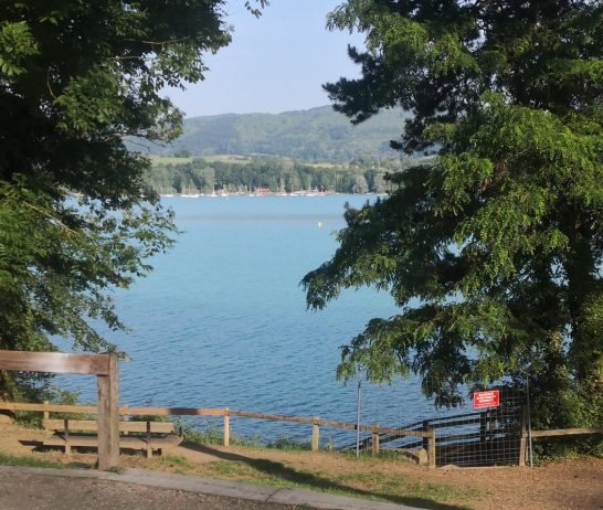 View of the lake The Comptoir du Bois d'Amour Bilieu