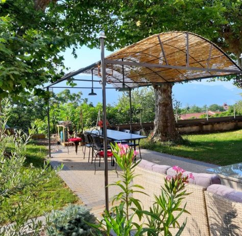 Terrasse du Gîte Domaine de Chougnes