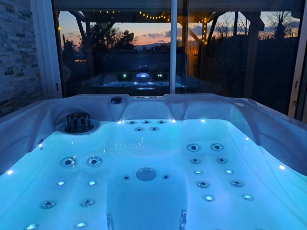 Spa avec vu coucher de soleil