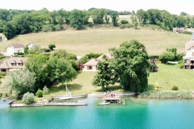 Maison pieds dans l’eau Ponton et port privé
