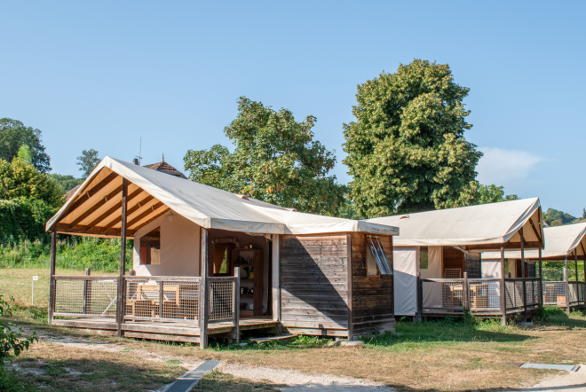 Hébergements locatifs : tentes lodges