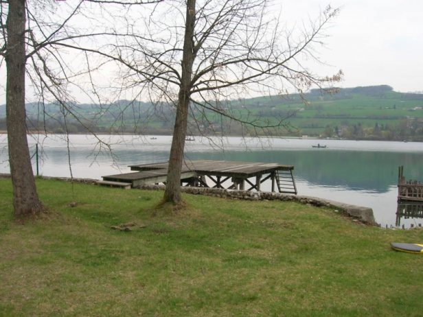 Paladru lake