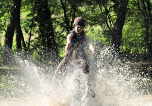 Pour mon anniversaire : tout le monde à poney à Crossey !