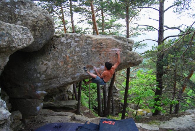Climbing boulder Rioupéroux